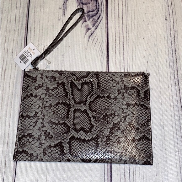 MICHAEL Michael Kors Handbags - NWT MICHAEL KORS XL ZIP CLUTCH/WRISTLET